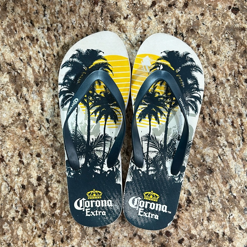 Men’s corona flip-flops gently used